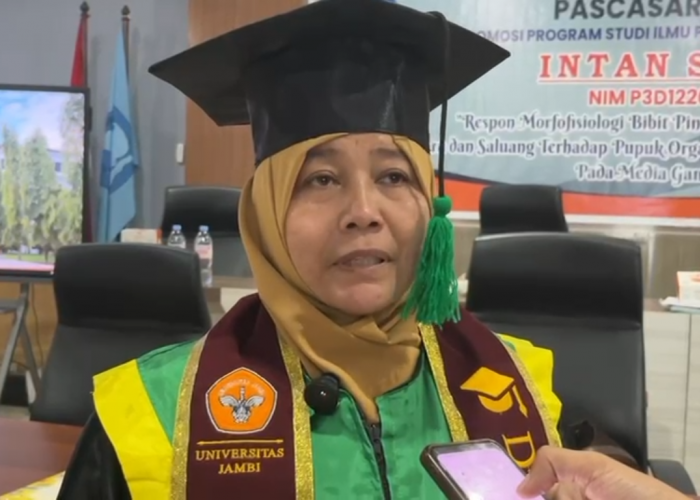Ujian Promosi Doktor, Intan Sari Teliti Respons Bibit Pinang terhadap Pupuk Organik Limbah Sabut