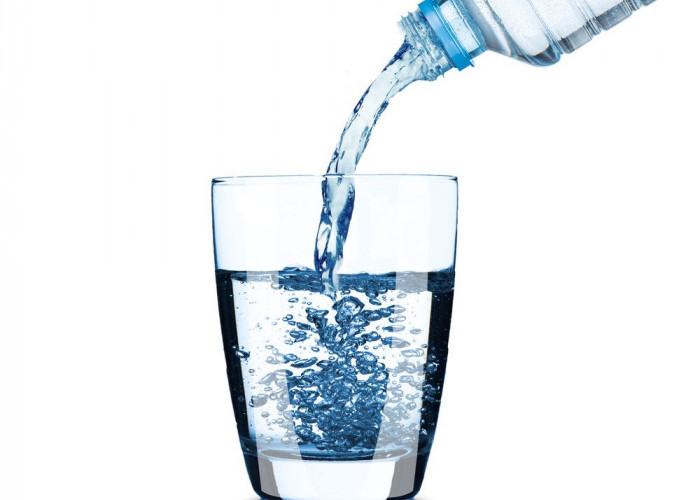 Membantu Mencegah Masalah Jerawat, Berikut Manfaat Minum Air Putih Sebelum Tidur yang Perlu diketahui