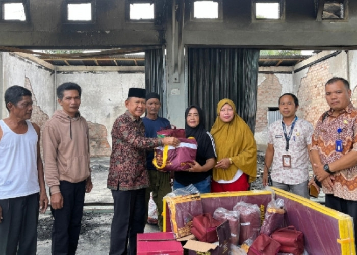 Wabup Merangin Tinjau Bengkel yang Terbakar, Bantuan Disalurkan kepada Korban