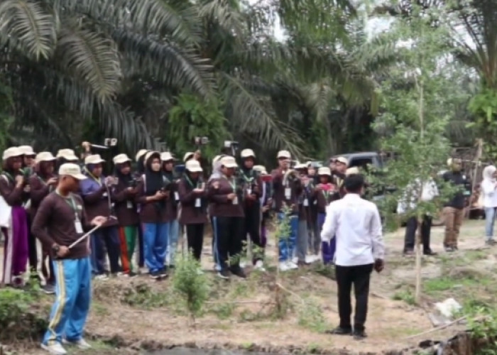 Sosialisasi Pelestarian Gambut di Desa Catur Rahayu
