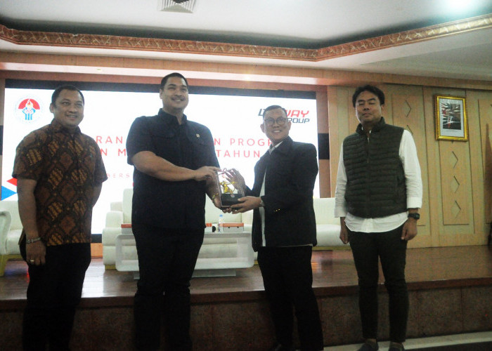 Menpora Dito Harapkan Disway Group Bantu Dukung Program Olahraga dan Kepemudaan di Indonesia