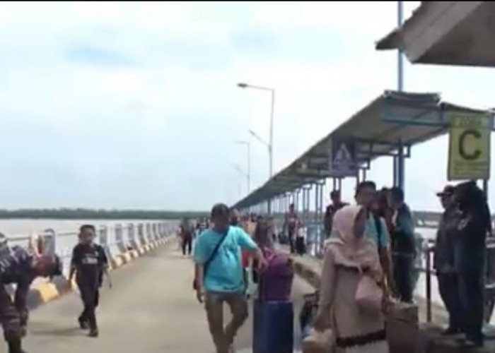 Ratusan Penumpang Dari Batam Tiba di Pelabuhan Roro Kuala Tungkal