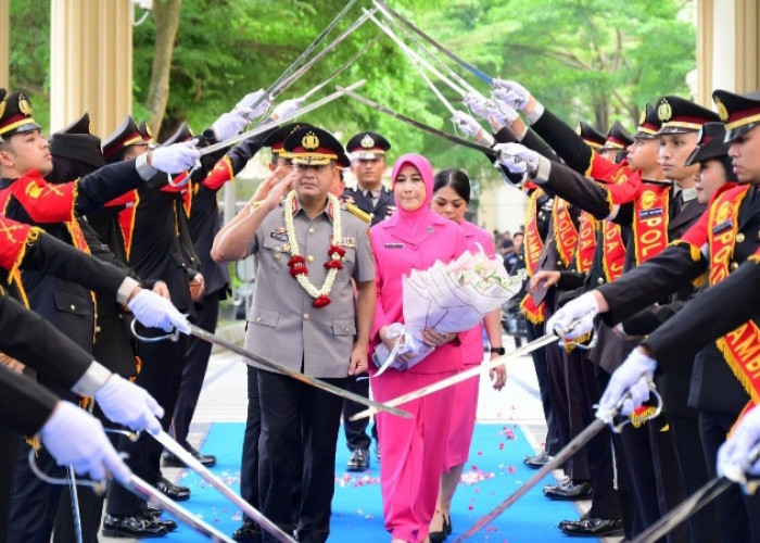 Kapolda Jambi Pimpin Langsung Pelepasan Wakapolda dalam Tradisi Penuh Makna