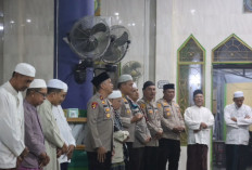 Wakapolres Tanjab Barat Pimpin Subuh Keliling, Pererat Silaturahmi dengan Masyarakat