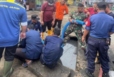 Hari Bakti PU ke 80, PUPR Jambi Gelar Aksi Bersih Sungai dan Tanam Pohon di Sungai Asam
