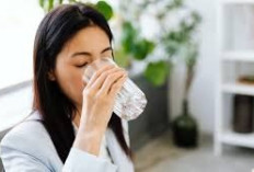 Cara Efektif Mencegah Dehidrasi Saat Puasa Tanpa Minum Berlebihan 