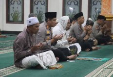Kapolres Tanjab Barat Gelar Subuh Keliling Bersama Masyarakat