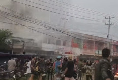 Toko Plafon di Pasar Muara Bungo Terbakar, Asap Hitam Mengepul Tebal