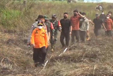 Gubernur, Kapolda, dan Danrem Jambi Terjun Langsung Padamkan Karhutla di Lahan Gambut Tanjabtim