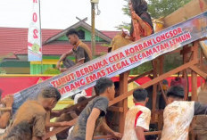 Kritik Bahaya PETI, Teatrikal Siswa SMAN 1 Sarolangun di Karnaval Kemerdekaan Curi Perhatian