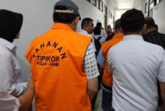Tiga Tersangka Koriupsi DAK SMK Jambi Resmi Diserahkan Ke kejati , Polisi Limpahkan Uang Rp8,4 Miliar dan Empa