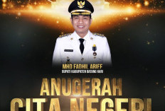 Bupati Batang Hari Moch Fadhil Arief Terima Penghargaan Bergengsi Kategori Cita Daerah Inovasi Berkelanjutan