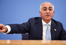 Eks Putra Mahkota Iran Reza Pahlavi Disiram Dengan Cairan Merah di Jerman