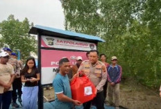 Polres Tanjab Barat Salurkan 50 Paket Sembako untuk Masyarakat Pesisir dalam Rangka HUT Bhayangkara ke-80  