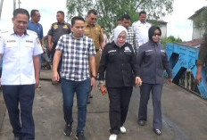 Ditabrak Tongkang Batu Bara, DPRD dan Dinas PUPR Tinjau Kerusakan Jembatan Muara Sabak