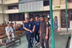 Kenakan Baju Tahanan, Oknum ASN Ditjenpas Jambi Jalani Sidang Perdana Kasus Narkotika