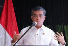 Tak Boleh Lagi Tahan Ijazah, DPR Sahkan UU Pelindungan Ketenagakerjaan