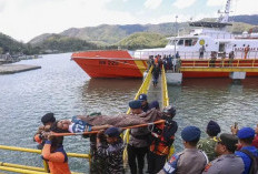 Kebakaran Kapal Putri Yasmin di Selat Lombok: 173 Penumpang Dievakuasi