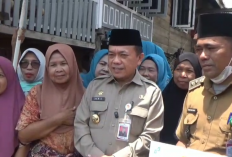Gubernur Al Haris Tinjau Lokasi Kebakaran di Tanjung Raden, Salurkan Bantuan untuk Korban