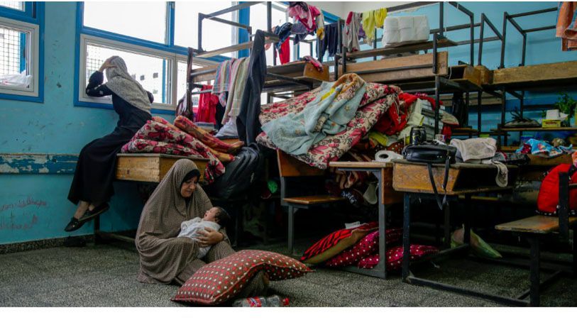 Baru Melahirkan, Ibu Ini Terpaksa Membawa 6 Anaknya Menyelamatkan Diri dari Serangan di Gaza