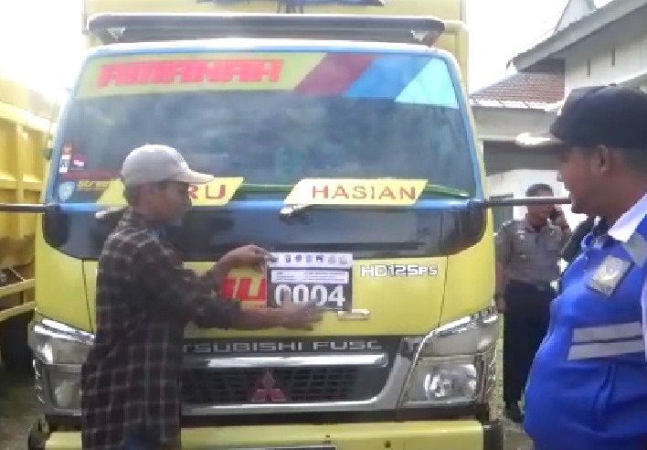 Stiker Nomor Lambung Kendaraan Batu Bara Rawan Pemalsuan. Sekda Provinsi Jambi Sudirman Minta Ditindak