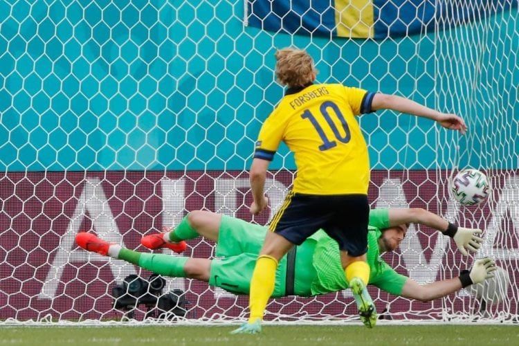 Gol Penalti Emil Forsberg Perbesar Peluang Swedia Lolos ke 16 besar