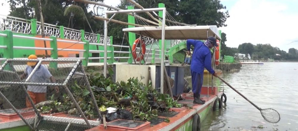 Dalam Sehari, Volume Sampah Di Kawasan Wisata Danau Sipin 20 Kubik