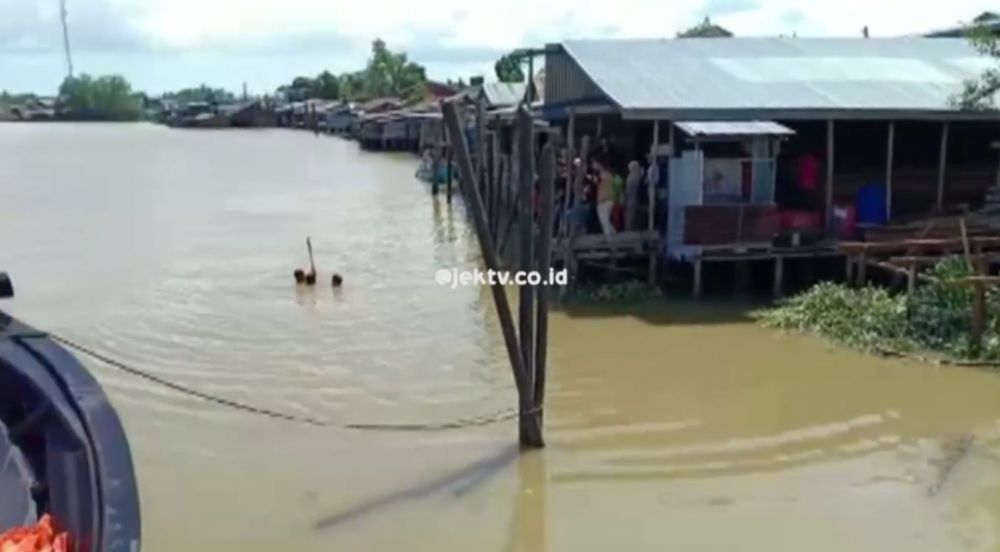 Terpeleset, ABK Kapal Tenggelam Dan Hilang Di Sungai