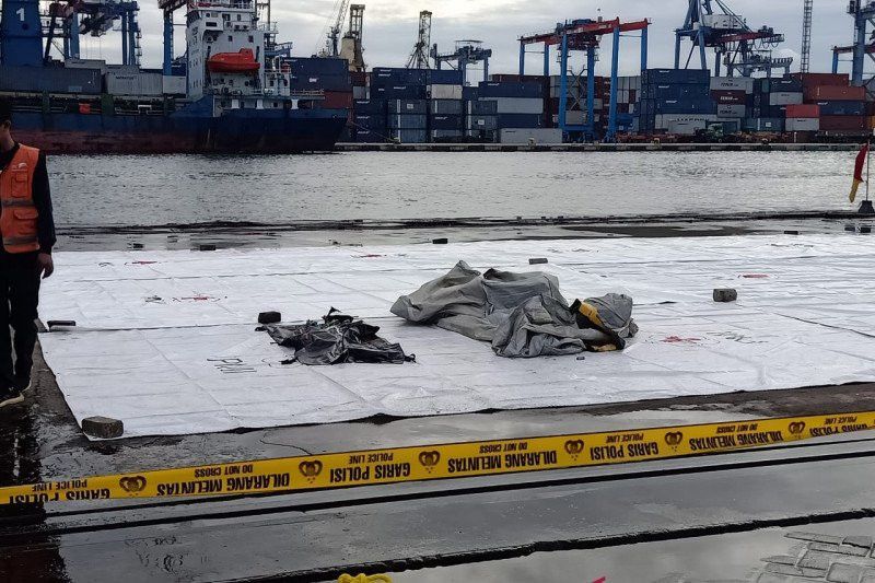 Organ Tubuh Korban Campur Puing Sriwijaya Air SJ182 Ditemukan di Kedalaman 20 Meter