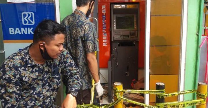 Mesin ATM di Bungo Dibobol