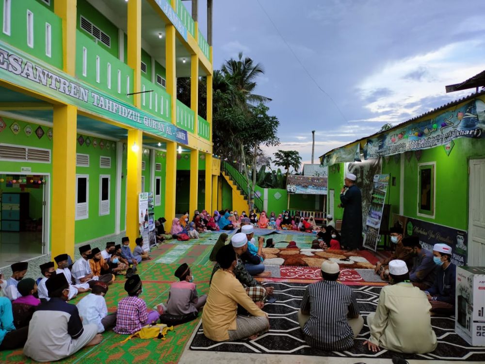 Pondok pesantren Tahfiz Quran Al – Amin Gelar  Buka Bersama