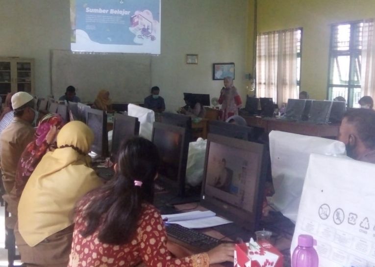 Aplikasi Rumah Belajar, Solusi Mengajar Bagi Guru Di Tengah Pandemi Covid-19