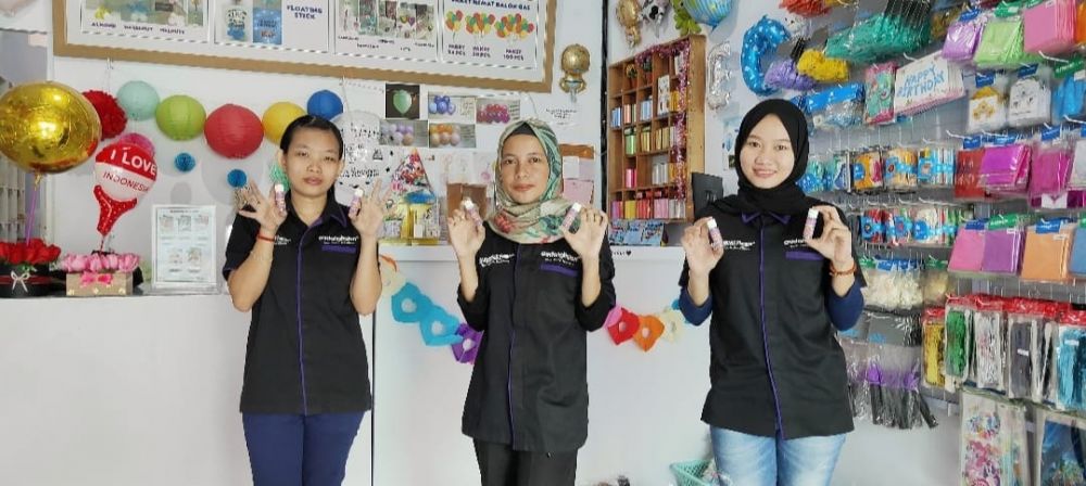 Gudang Balon Bagikan Hand Sanitizer Gratis Ke Masyakarat Jambi