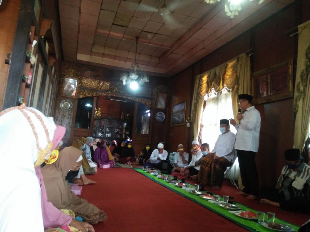 CE Disambut Antusias Para Ibu-Ibu Majelis Taklim di Tanjung Pasir
