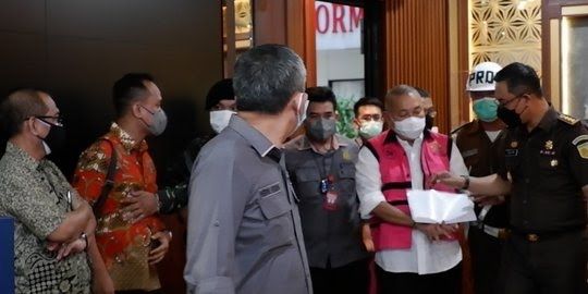 Mantan Gubernur  Sumsel Alex Noerdin Ditetapkan Tersangka Dan Ditahan 