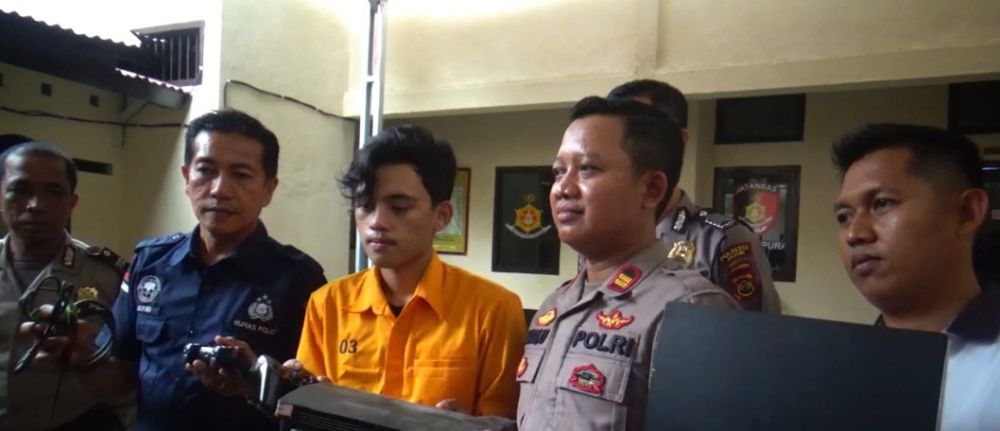 Demi Kebutuhan Istri Yang Hamil Tua ,Igo Nekat Mencuri 2 unit PlayStation 