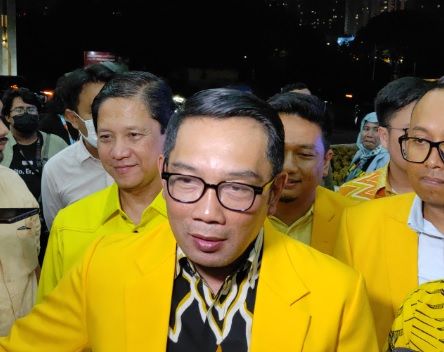 Sempat Berkonsultasi Sebelum Masuk Partai Golkar. Ridwan Kamil Beberkan Sosok Tersebut!!