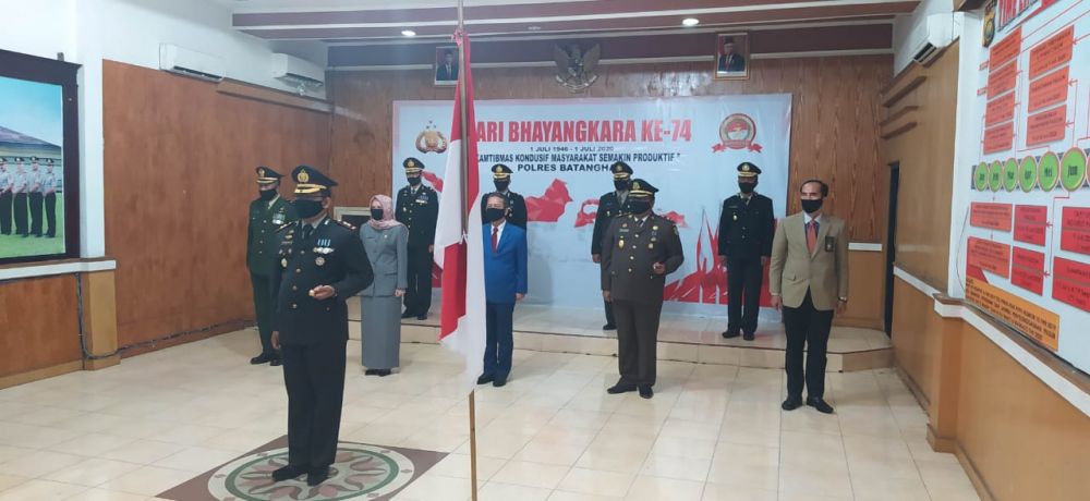 Bupati Batanghari Hadiri Upacara Virtual Hut Bhayangkara Ke 74 Polres Batanghari