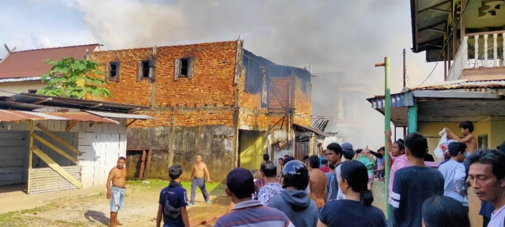 Breaking News!! Lima Rumah Eks Lokalisasi Payo Sigadung Terbakar