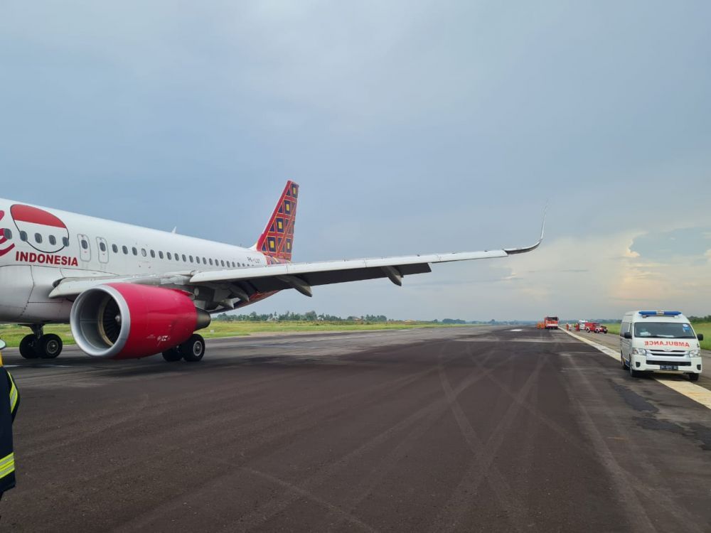 Penumpang Pesawat Batik Air Jambi-Jakarta Dipindahkan ke Terminal