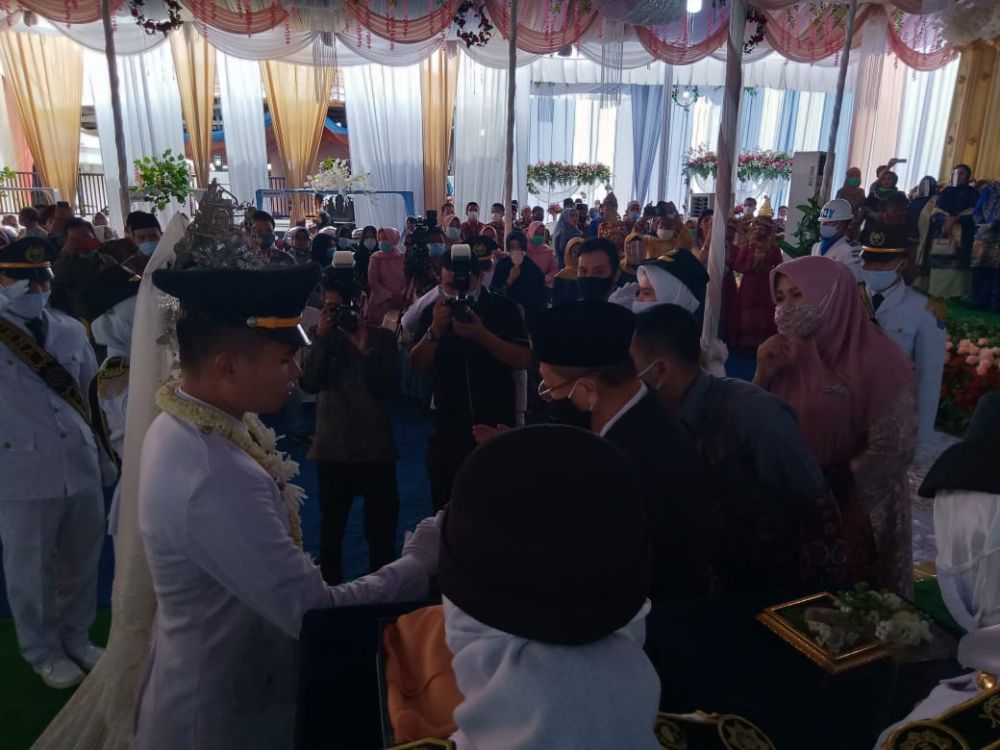 Hadiri Pesta Pernikahan Ilham, CE Dipercaya Menjadi Irup Upacara Pedang Pora