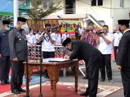 Walikota Fasha Lantik Direksi PDAM Tirta Mayang