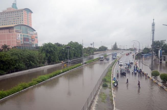 Banjir Mulai Surut, Tarif Jalan Tol Dalam Kota Kembali Normal