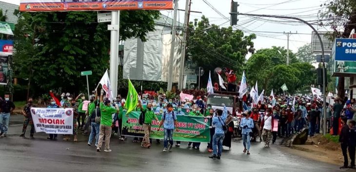 Demo Tolak UU Cipta Kerja, Buruh Jambi Datangi DPRD Provinsi Jambi