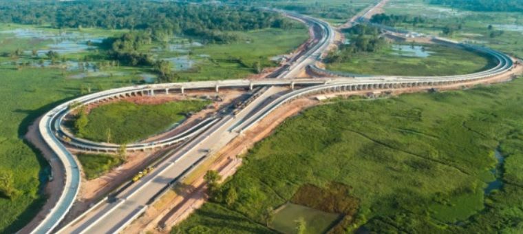 Libur Imlek, Siang Makan Bakso H.Sony di Lampung, Malamnya Nongkrong di Jembatan Ampera Palembang