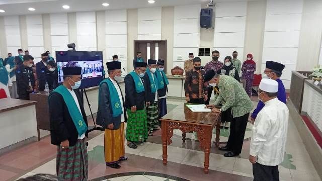 Walikota Jambi Fasha Kukuhkan Pengurus Mui Kota Jambi Periode 2021-2026