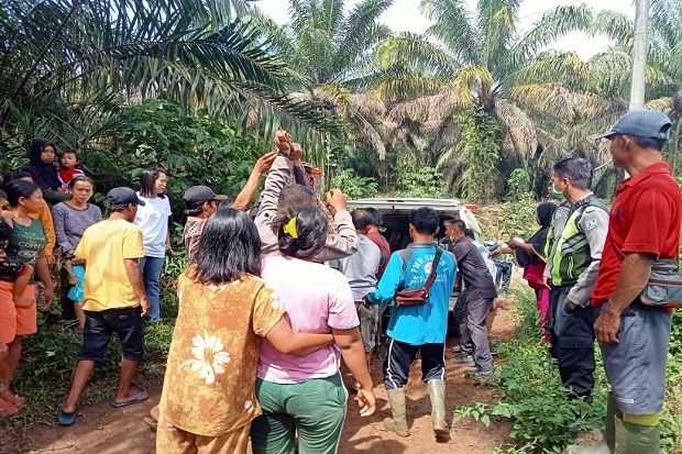 Diduga Tertembak Senjata Sendiri, Warga Bungo Ditemukan Tewas Di Kebun Warga