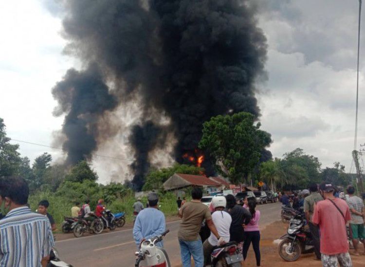 Gudang di Lingkar Barat Terbakar