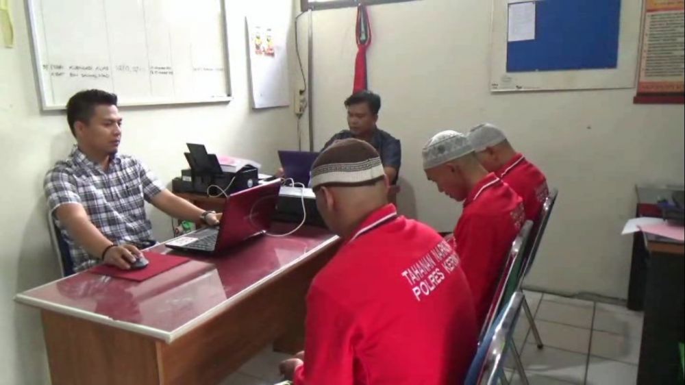 Asyik Nyabu, Tiga Warga Kerinci Dibekuk Polisi