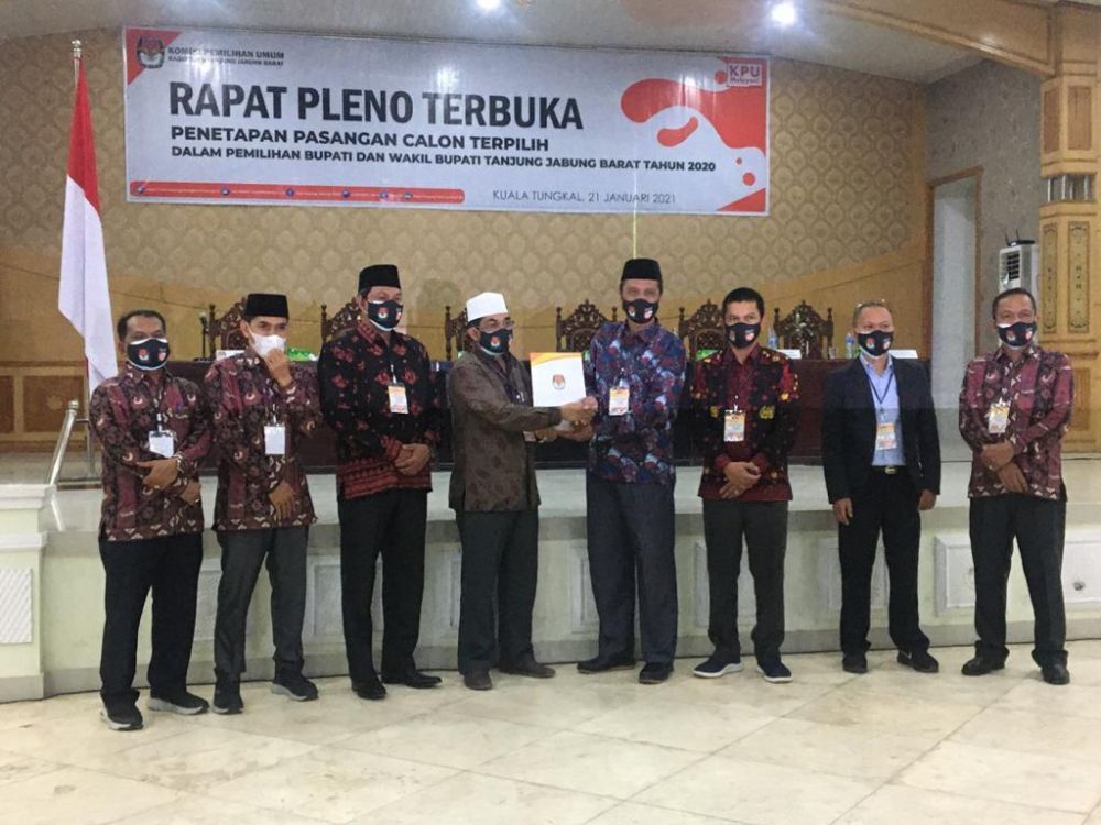 KPU Tanjabbar Gelar Rapat Pleno Penetapan Uas-Hairan Sebagai Calon Bupati Dan Wakil Bupati Terpilih